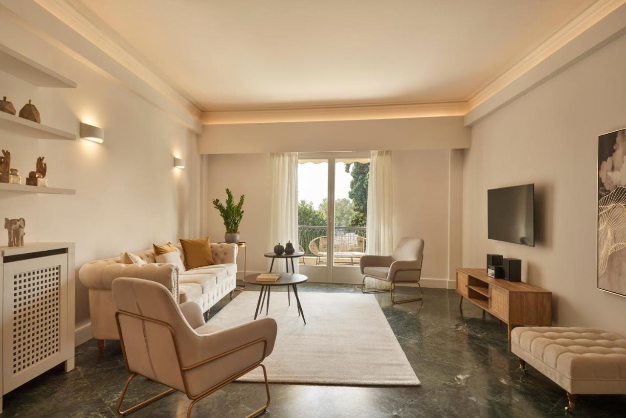 Chic N Bright 3Bd Apt With Hilton View 아테네 외부 사진