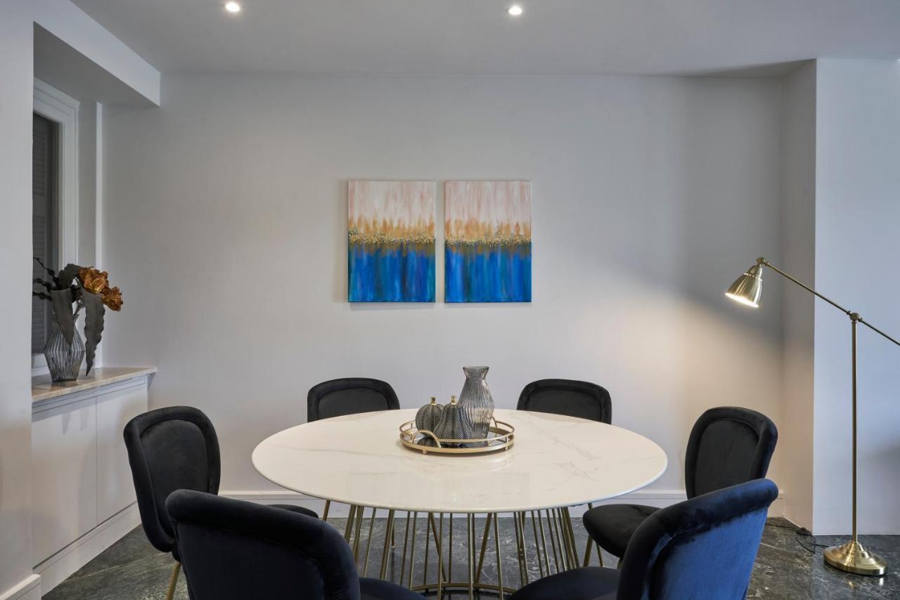 Chic N Bright 3Bd Apt With Hilton View 아테네 외부 사진